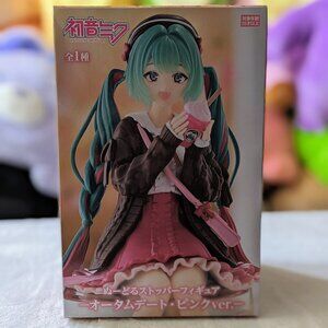 Round 1 Furyu Hatsune Miku Noodle Stopper Anime Figure (Autumn Date Pink Ver.)